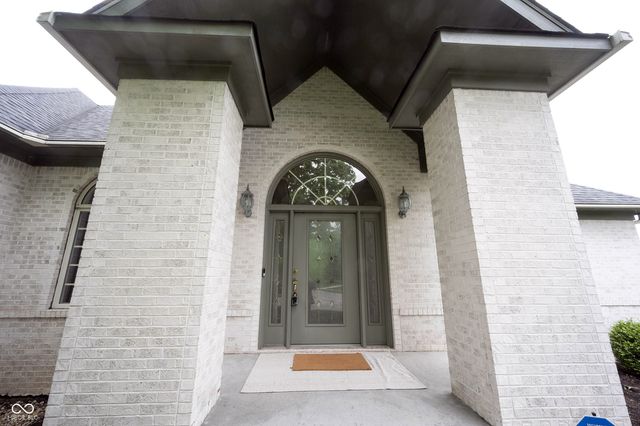 7844 N Timber Run Court, Indianapolis, IN 46256