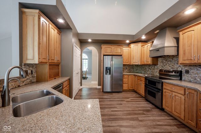 7844 N Timber Run Court, Indianapolis, IN 46256