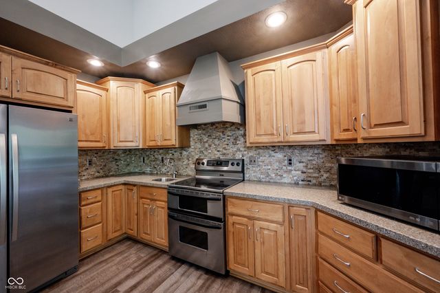 7844 N Timber Run Court, Indianapolis, IN 46256