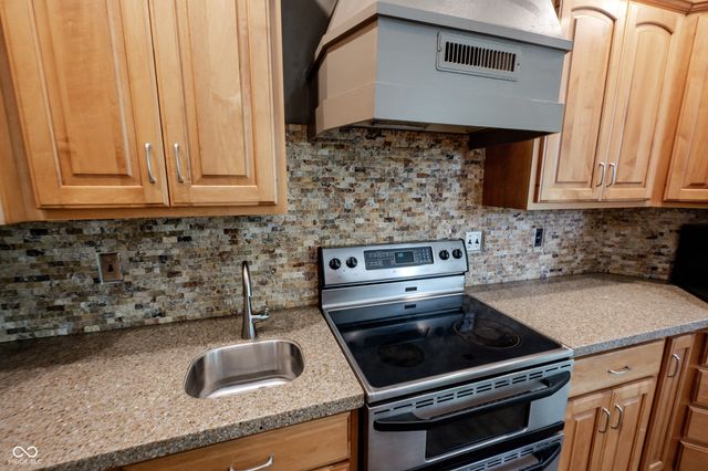 7844 N Timber Run Court, Indianapolis, IN 46256