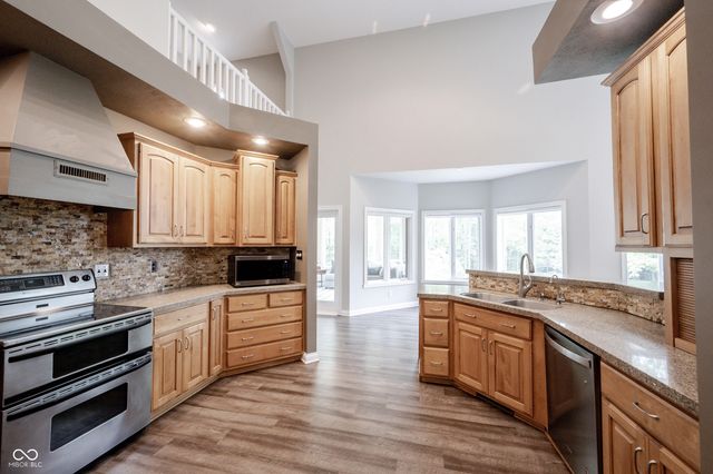 7844 N Timber Run Court, Indianapolis, IN 46256