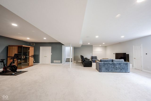 7844 N Timber Run Court, Indianapolis, IN 46256