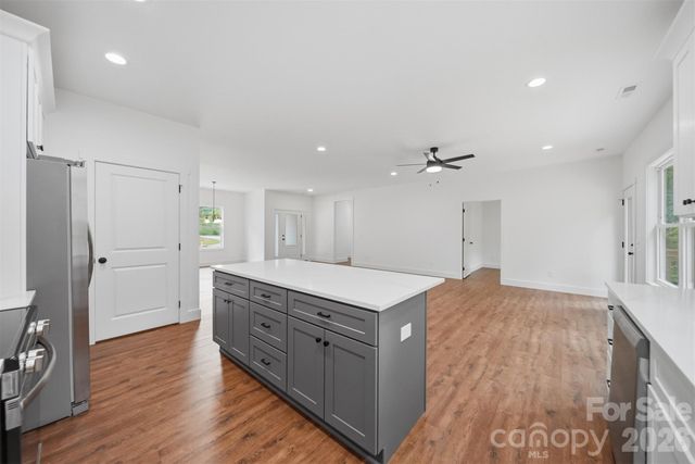 414 Scarlett Oak Court NE, Lenoir, NC 28645