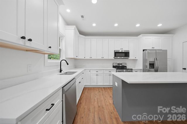 414 Scarlett Oak Court NE, Lenoir, NC 28645