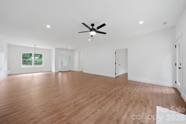 414 Scarlett Oak Court NE, Lenoir, NC 28645
