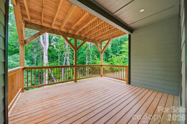 414 Scarlett Oak Court NE, Lenoir, NC 28645