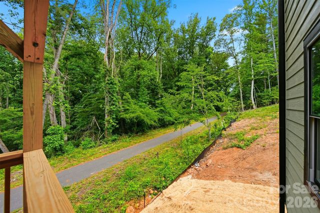 414 Scarlett Oak Court NE, Lenoir, NC 28645