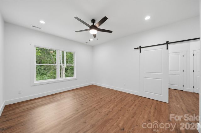 414 Scarlett Oak Court NE, Lenoir, NC 28645