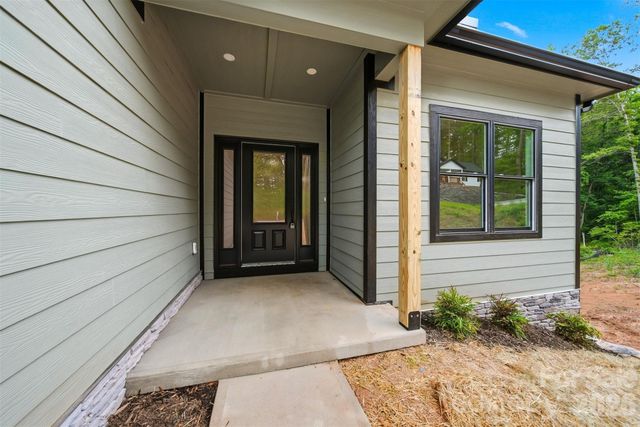 414 Scarlett Oak Court NE, Lenoir, NC 28645