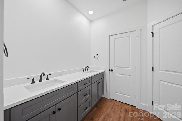 414 Scarlett Oak Court NE, Lenoir, NC 28645
