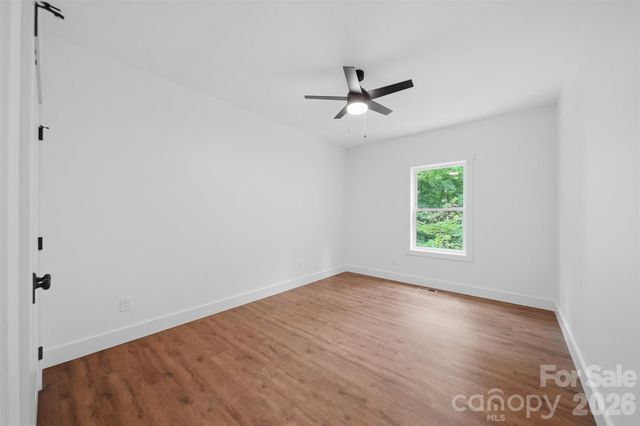 414 Scarlett Oak Court NE, Lenoir, NC 28645