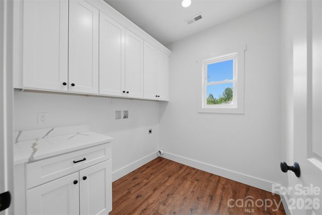 414 Scarlett Oak Court NE, Lenoir, NC 28645