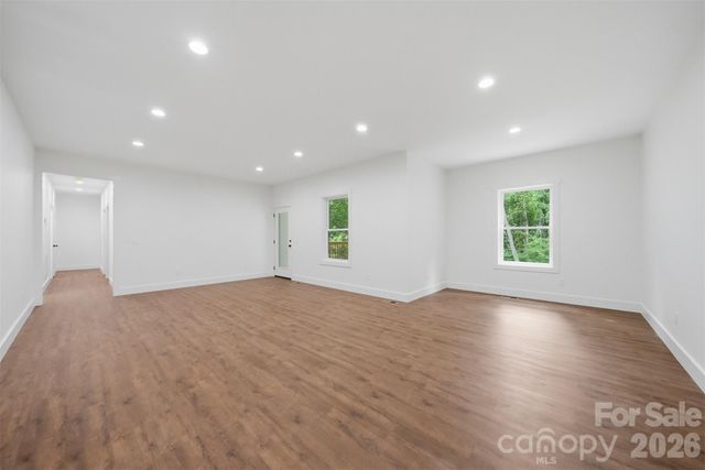 414 Scarlett Oak Court NE, Lenoir, NC 28645