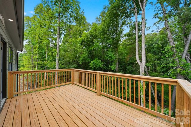 414 Scarlett Oak Court NE, Lenoir, NC 28645