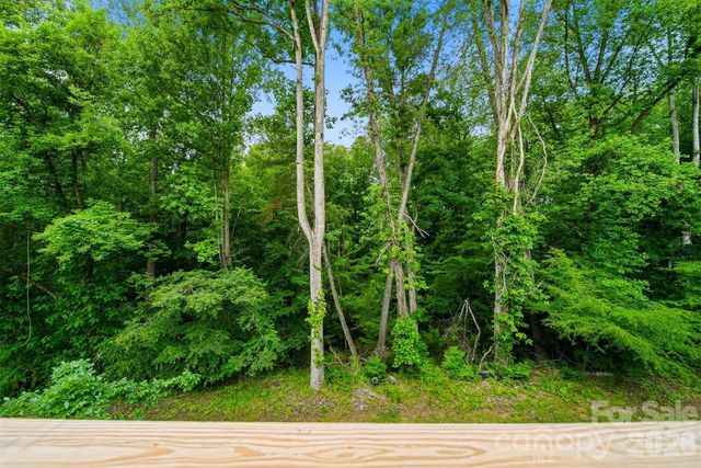 414 Scarlett Oak Court NE, Lenoir, NC 28645