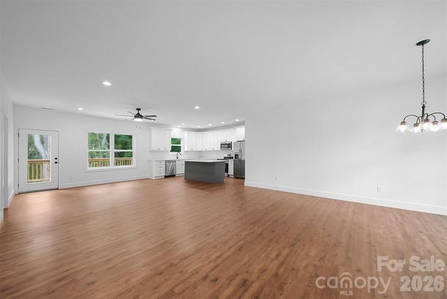 414 Scarlett Oak Court NE, Lenoir, NC 28645