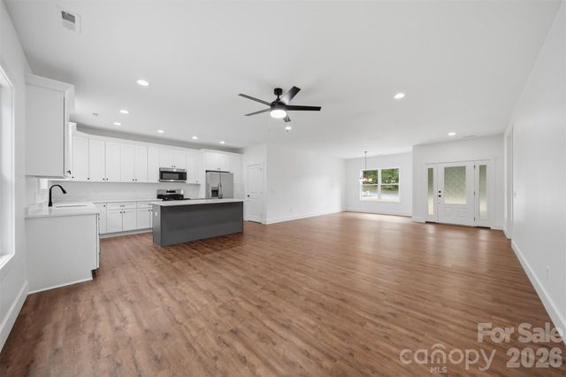 414 Scarlett Oak Court NE, Lenoir, NC 28645