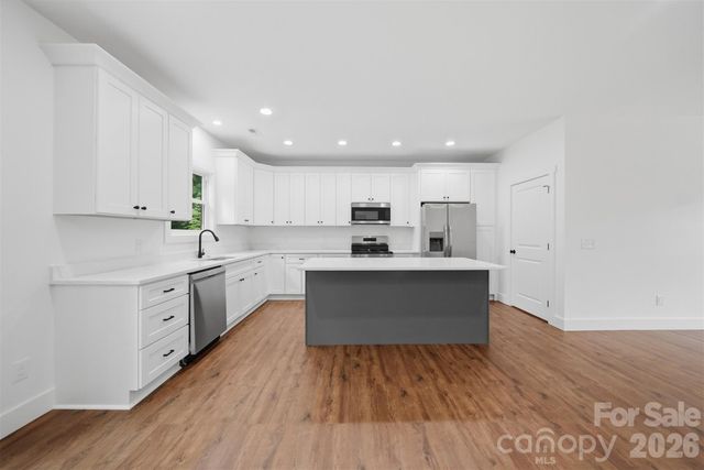 414 Scarlett Oak Court NE, Lenoir, NC 28645