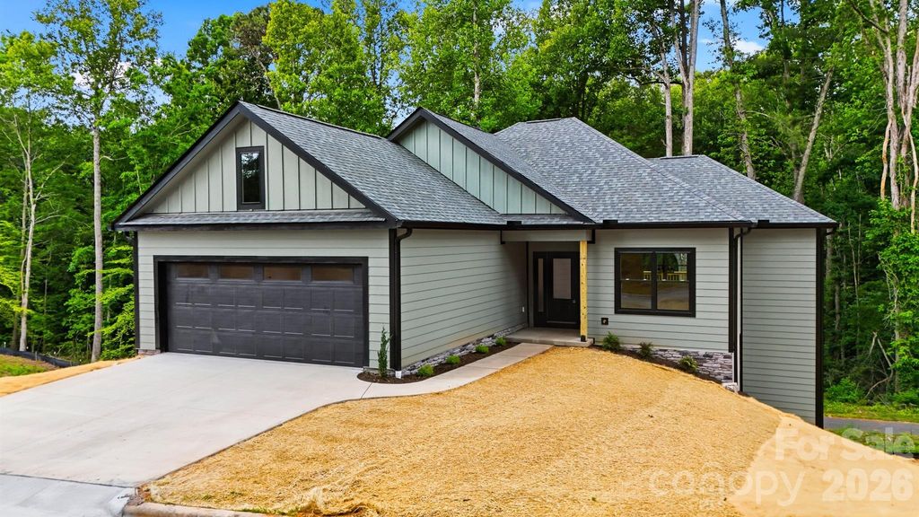 414 Scarlett Oak Court NE, Lenoir, NC 28645