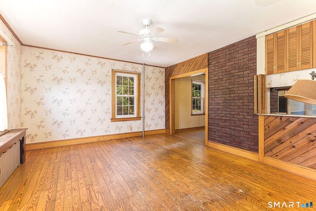 31-33 Brunswick Avenue, Plainfield, CT 06354