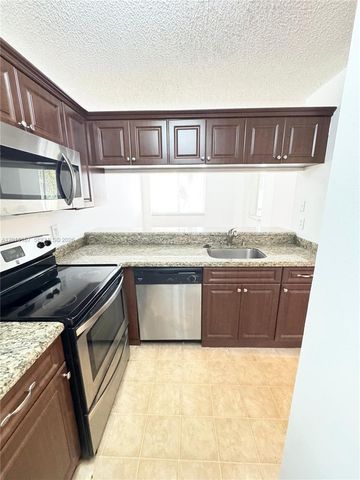 16203 Glenmoor Dr 16203, West Palm Beach, FL 33409