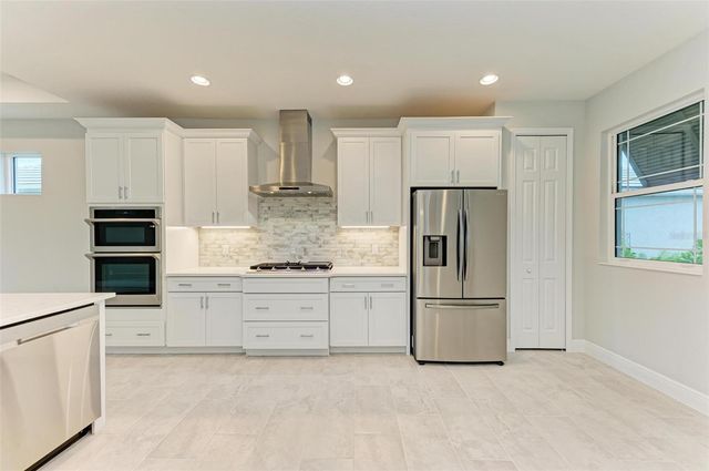 172 VAN GOGH COVE, Bradenton, FL 34212