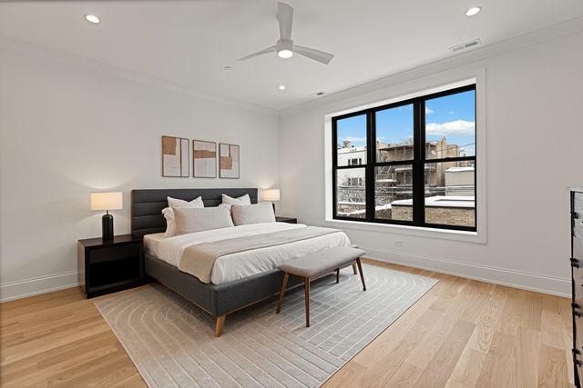 3711 N Magnolia Avenue, Chicago, IL 60613