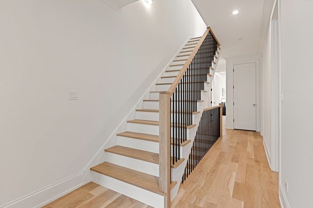 3711 N Magnolia Avenue, Chicago, IL 60613