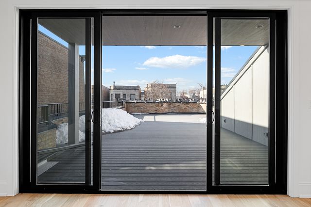 3711 N Magnolia Avenue, Chicago, IL 60613