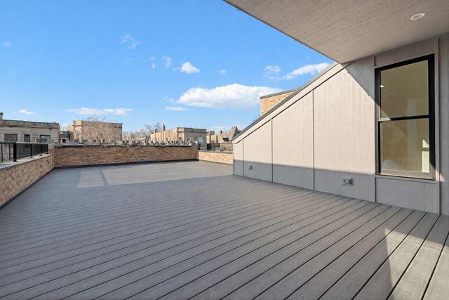 3711 N Magnolia Avenue, Chicago, IL 60613