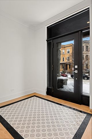 3711 N Magnolia Avenue, Chicago, IL 60613