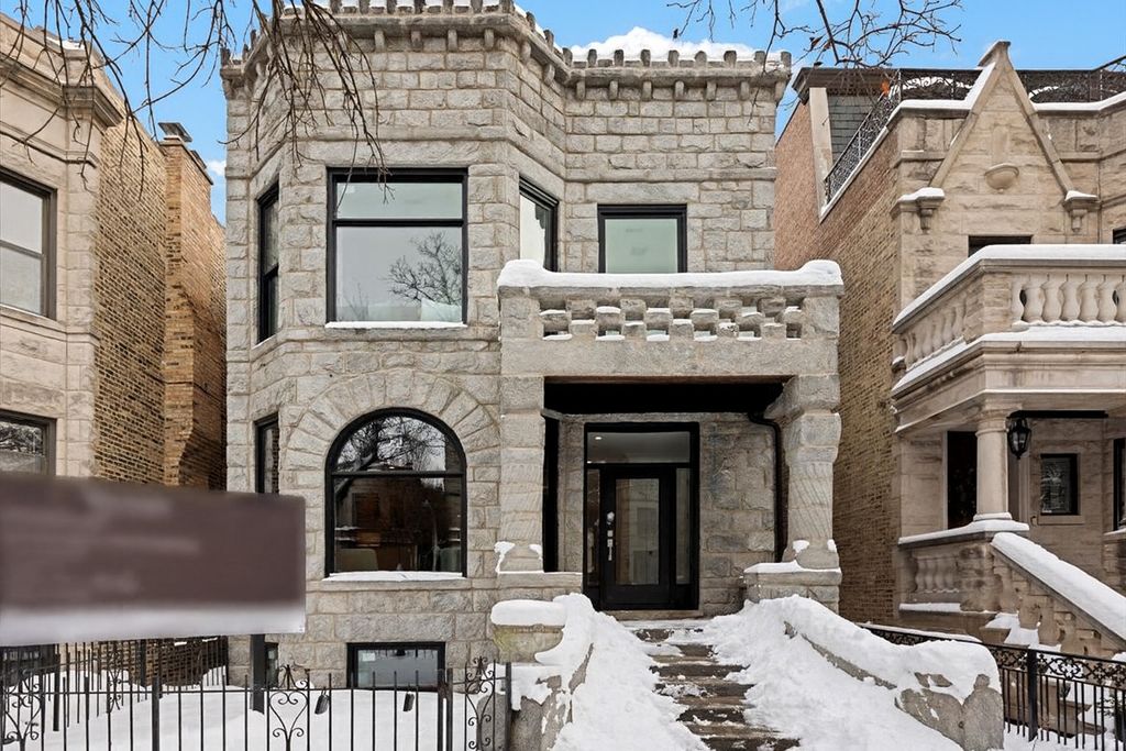 3711 N Magnolia Avenue, Chicago, IL 60613