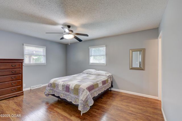 2727 S Minnesota Avenue, Joplin, MO 64804