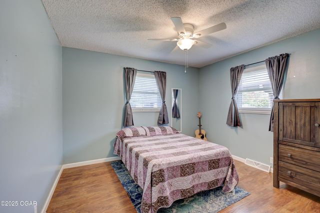 2727 S Minnesota Avenue, Joplin, MO 64804