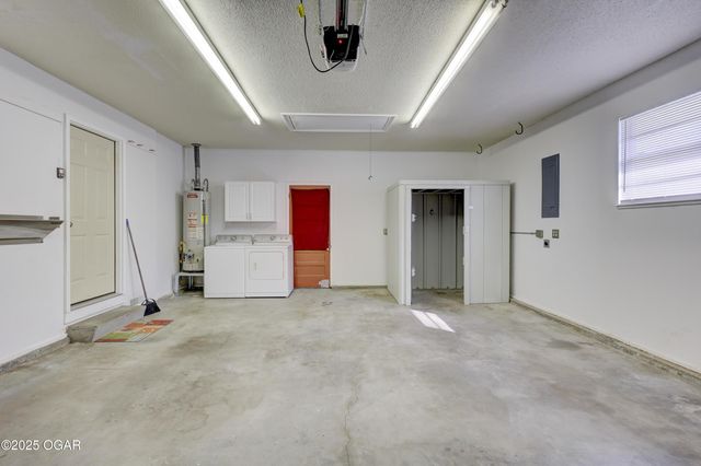 2727 S Minnesota Avenue, Joplin, MO 64804