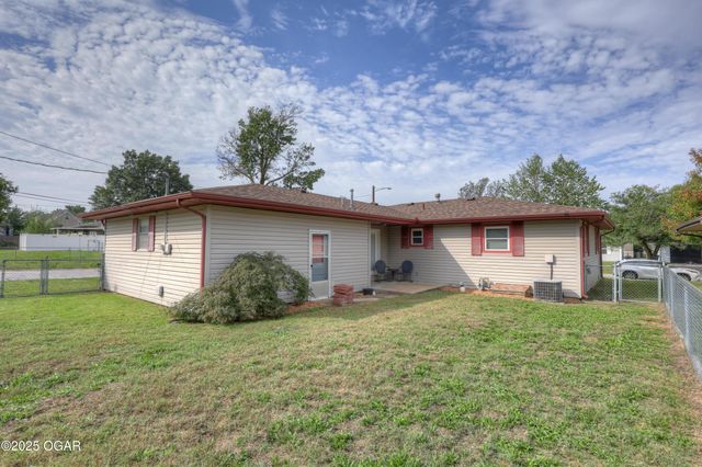 2727 S Minnesota Avenue, Joplin, MO 64804