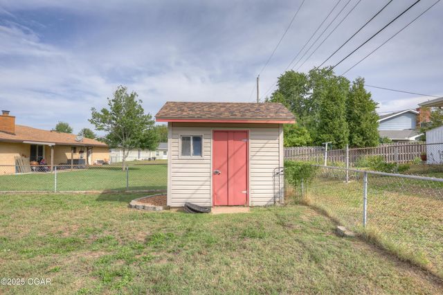 2727 S Minnesota Avenue, Joplin, MO 64804