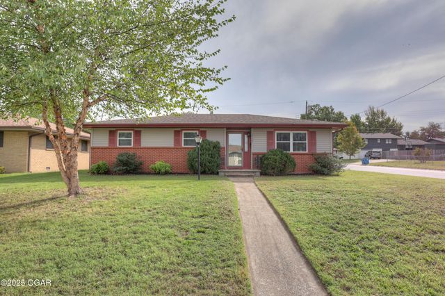 2727 S Minnesota Avenue, Joplin, MO 64804