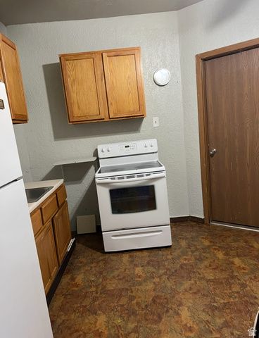 3413 HILLSDALE DR, West Valley City, UT 84119