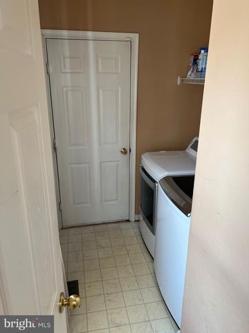 6812 ASSET DR, Landover, MD 20785