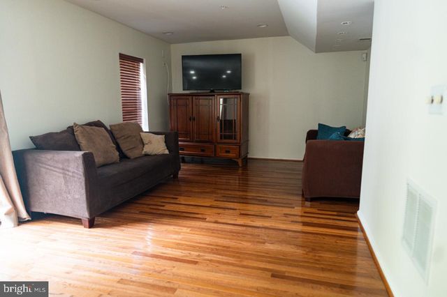 6812 ASSET DR, Landover, MD 20785