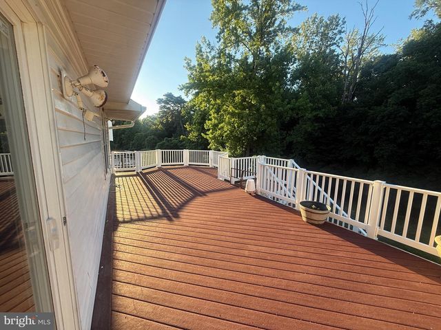 6812 ASSET DR, Landover, MD 20785