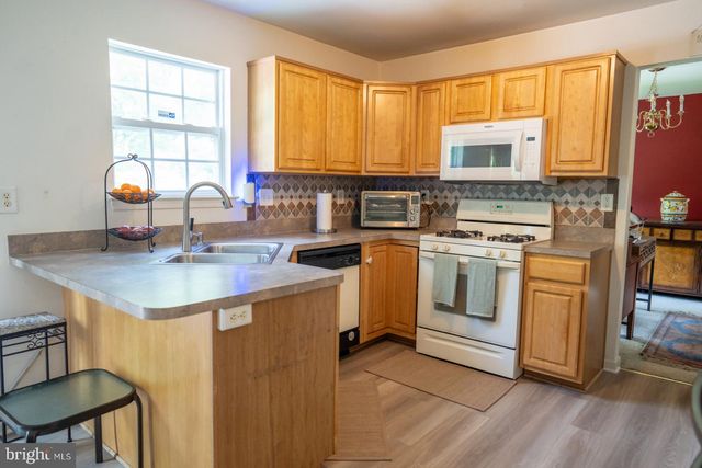 6812 ASSET DR, Landover, MD 20785