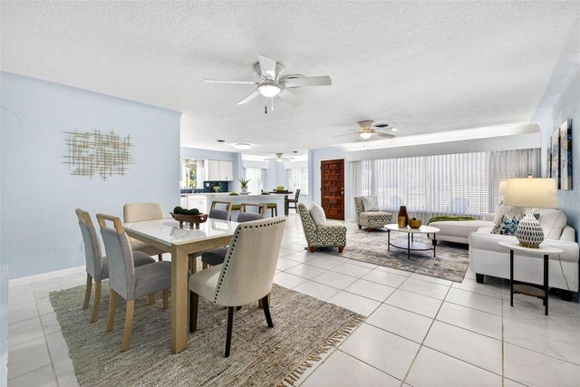 6701 BURLINGTON AVENUE N, St Petersburg, FL 33710