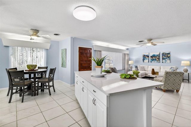 6701 BURLINGTON AVENUE N, St Petersburg, FL 33710