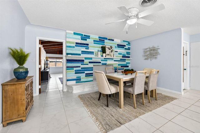 6701 BURLINGTON AVENUE N, St Petersburg, FL 33710