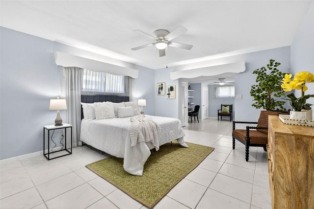 6701 BURLINGTON AVENUE N, St Petersburg, FL 33710