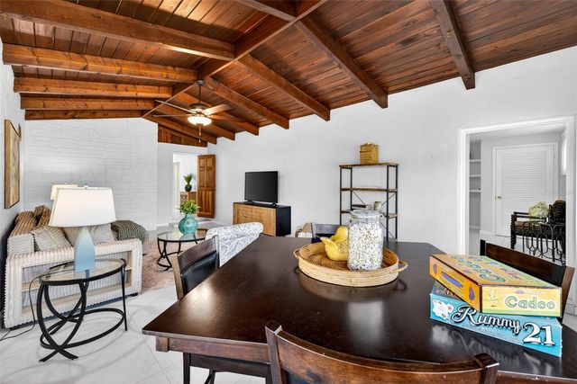 6701 BURLINGTON AVENUE N, St Petersburg, FL 33710