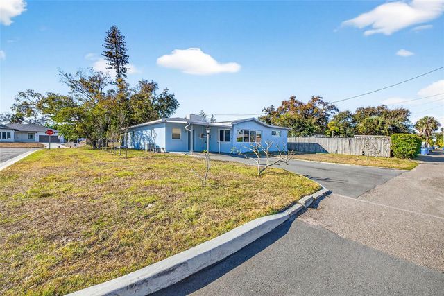 6701 BURLINGTON AVENUE N, St Petersburg, FL 33710