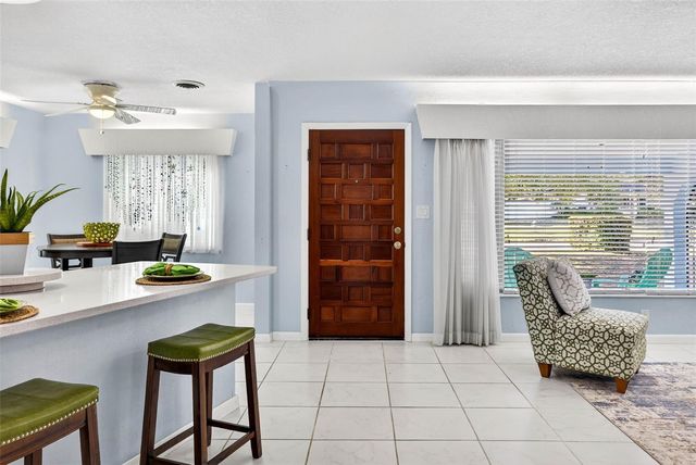 6701 BURLINGTON AVENUE N, St Petersburg, FL 33710